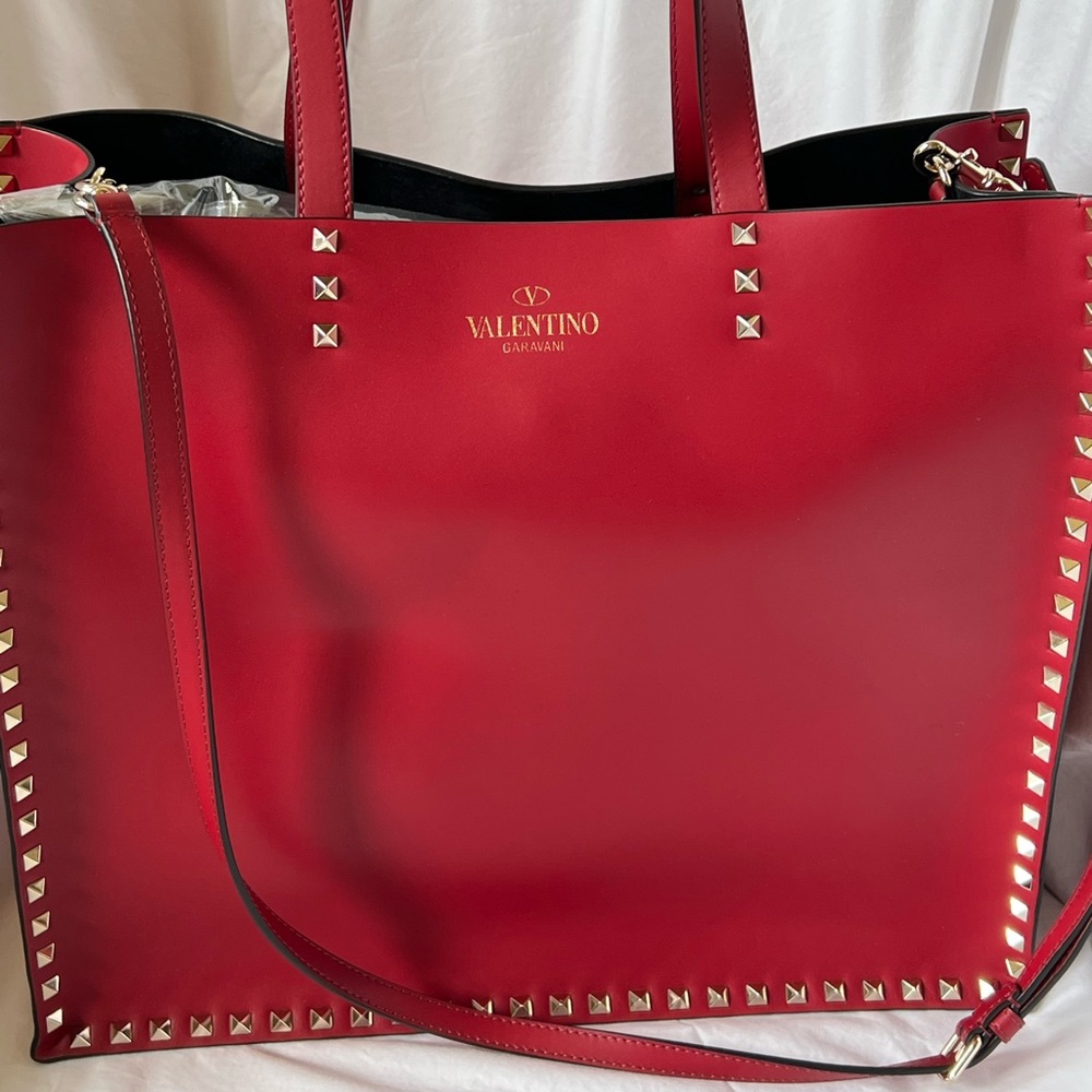 VALENTINO MEDIUM ROCK STUD TOTE